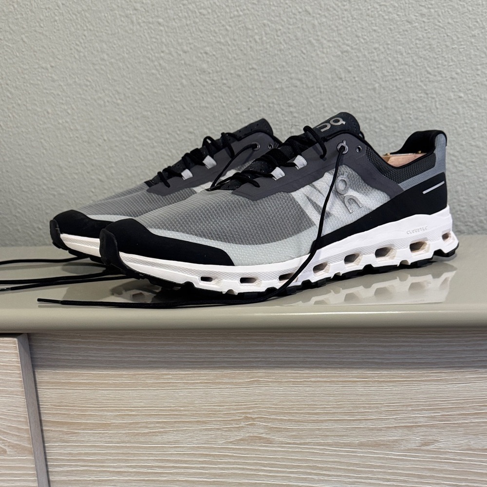 On Cloudyec Running Black and White Athletic Shoes